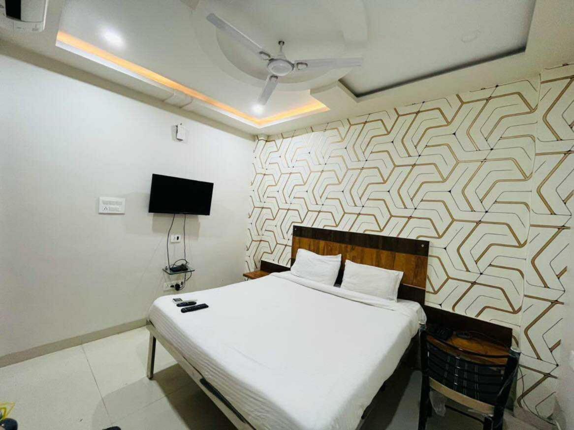 Oyo 88521 Hotel Swagstay Indore Buitenkant foto